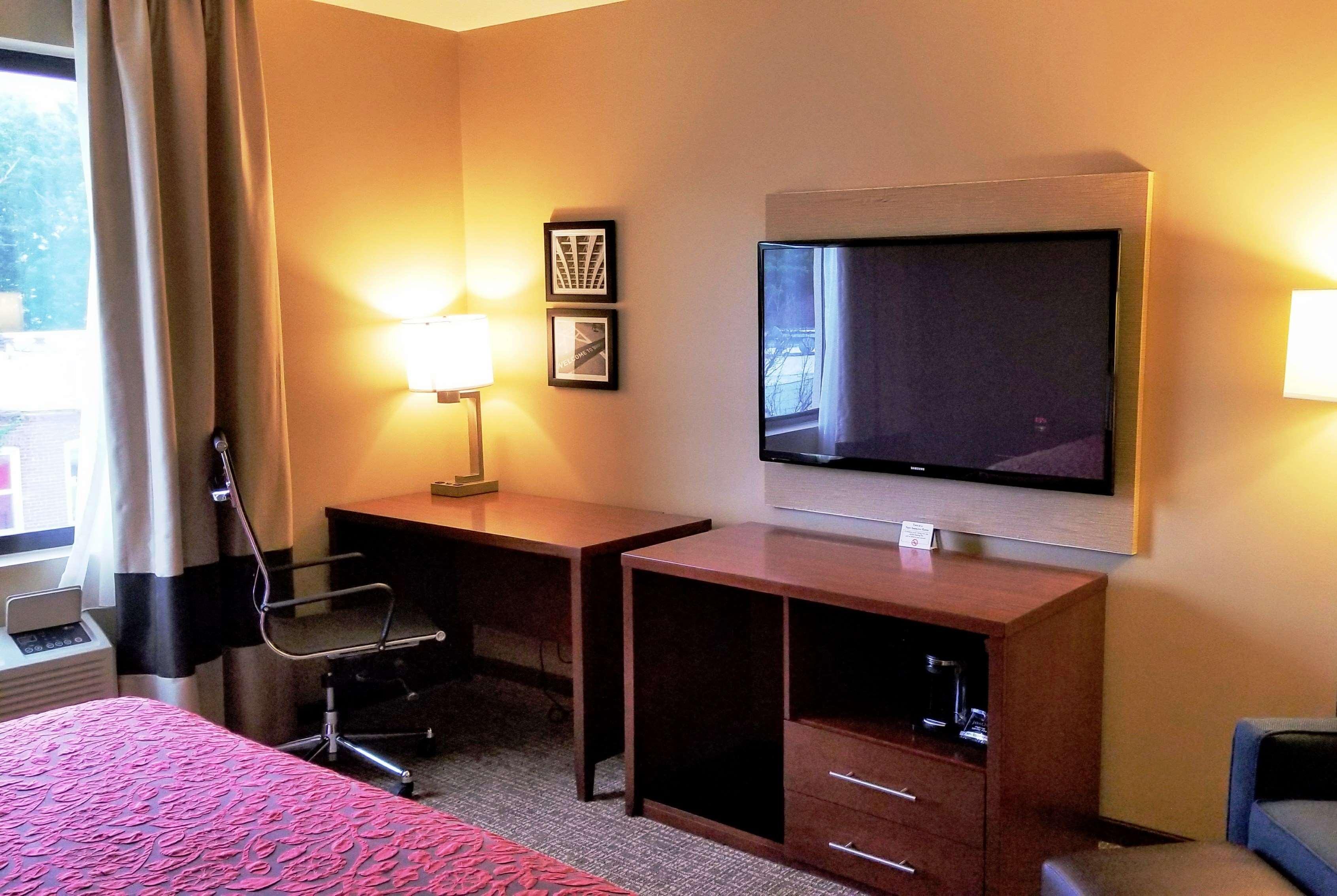 Days Inn By Wyndham Brooklyn Marine Park Nowy Jork Zewnętrze zdjęcie