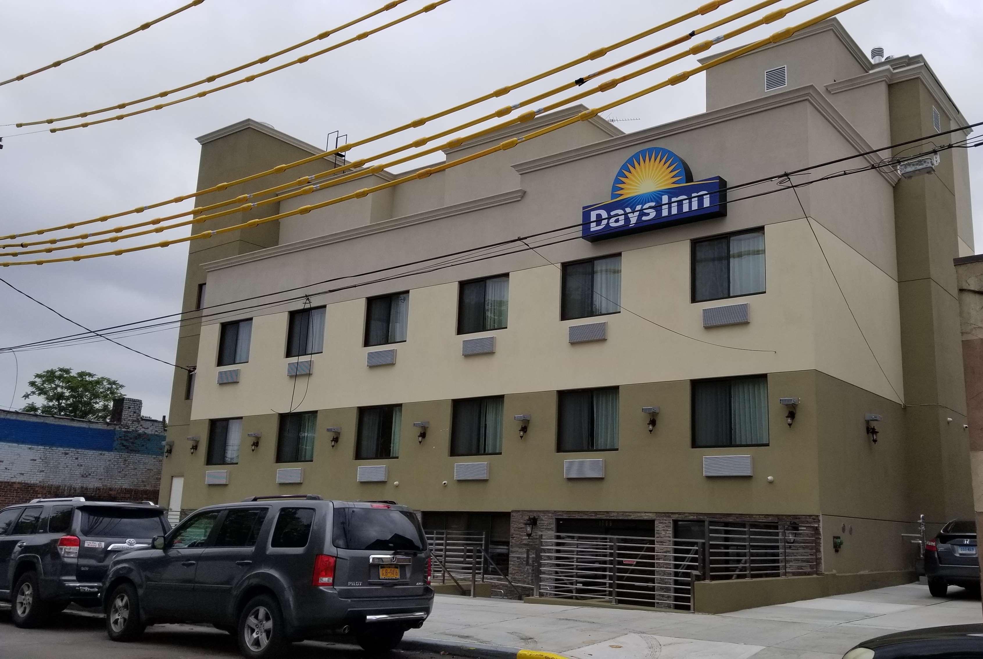 Days Inn By Wyndham Brooklyn Marine Park Nowy Jork Zewnętrze zdjęcie