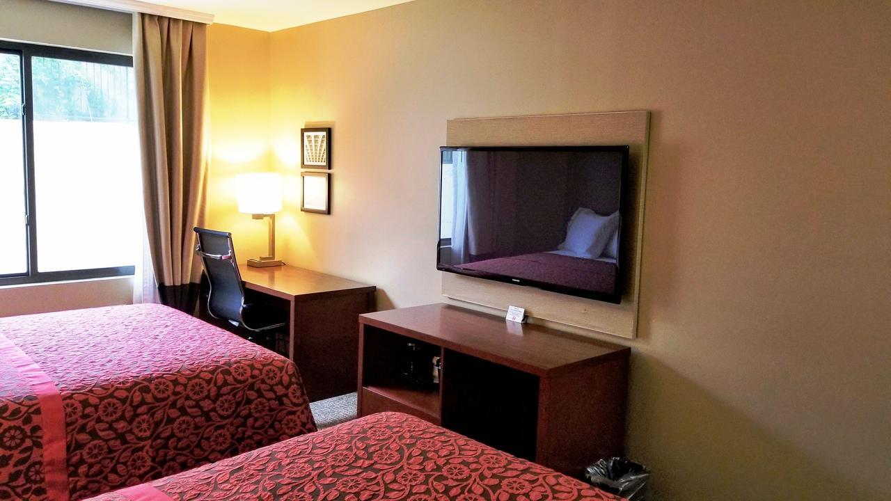 Days Inn By Wyndham Brooklyn Marine Park Nowy Jork Zewnętrze zdjęcie