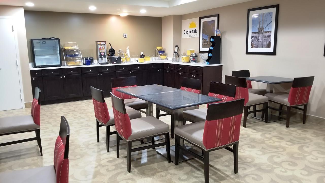 Days Inn By Wyndham Brooklyn Marine Park Nowy Jork Zewnętrze zdjęcie
